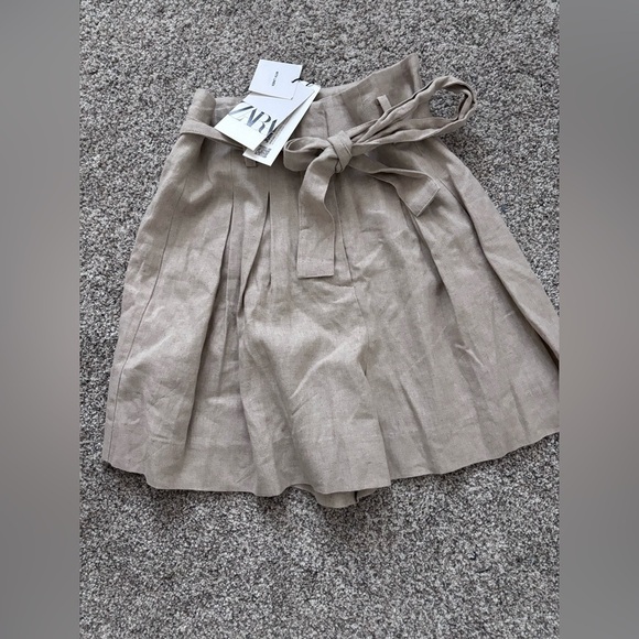 Zara Women's Tan A-Line Shorts - Picture 2 of 5